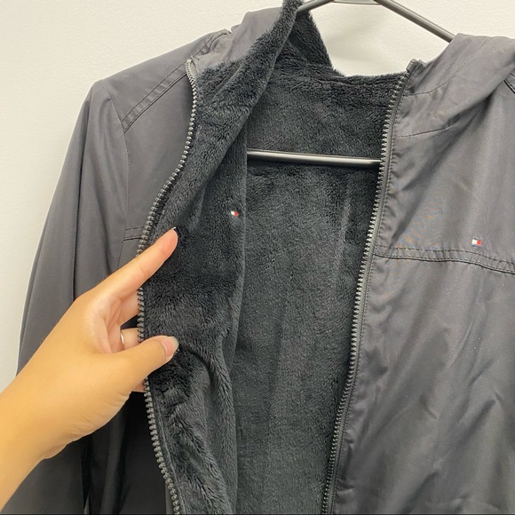 TOMMY HILFIGER REVERSIBLE RAIN COAT AND FALL JACKET / SIZE SMALL - Picture 5 of 9